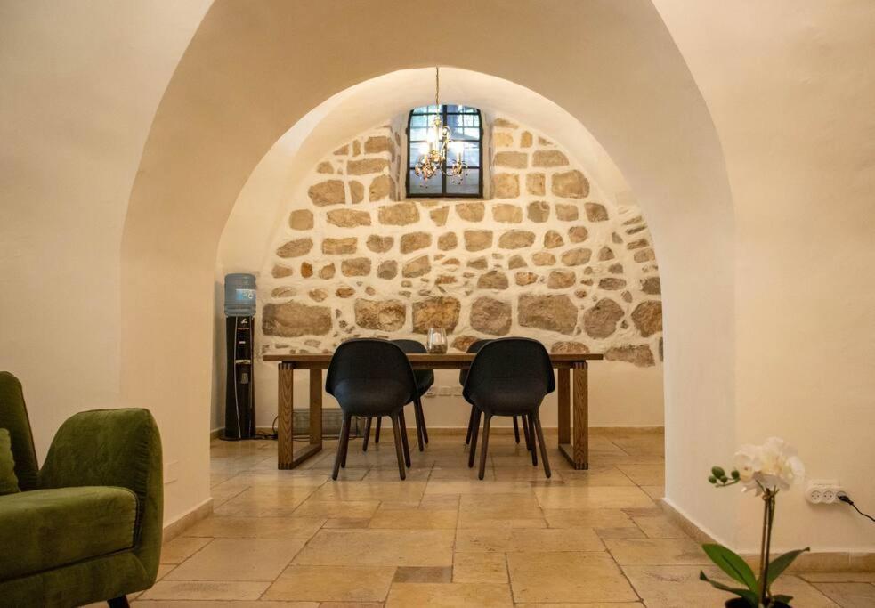 Cozy Heritage Home Jerusalem Exteriör bild